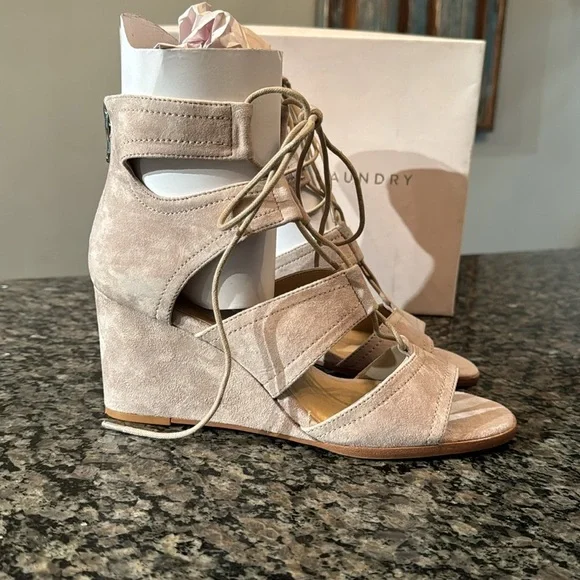 Chinese Laundry Raja Kid Suede lace wedge sandal NIB 9 - Picture 3 of 12